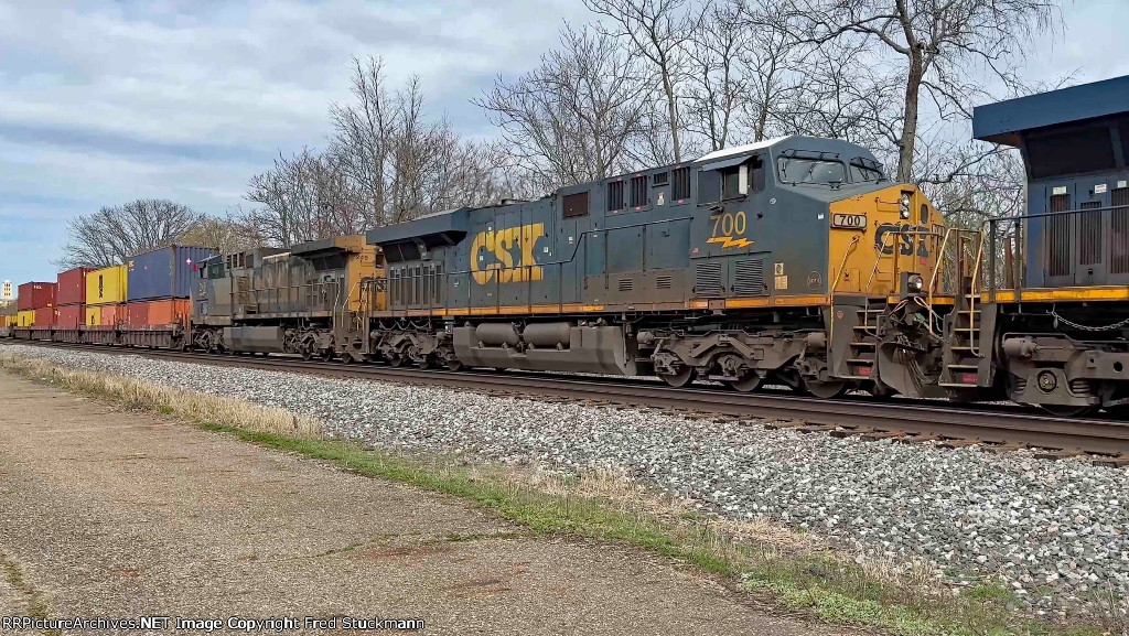 CSX 700